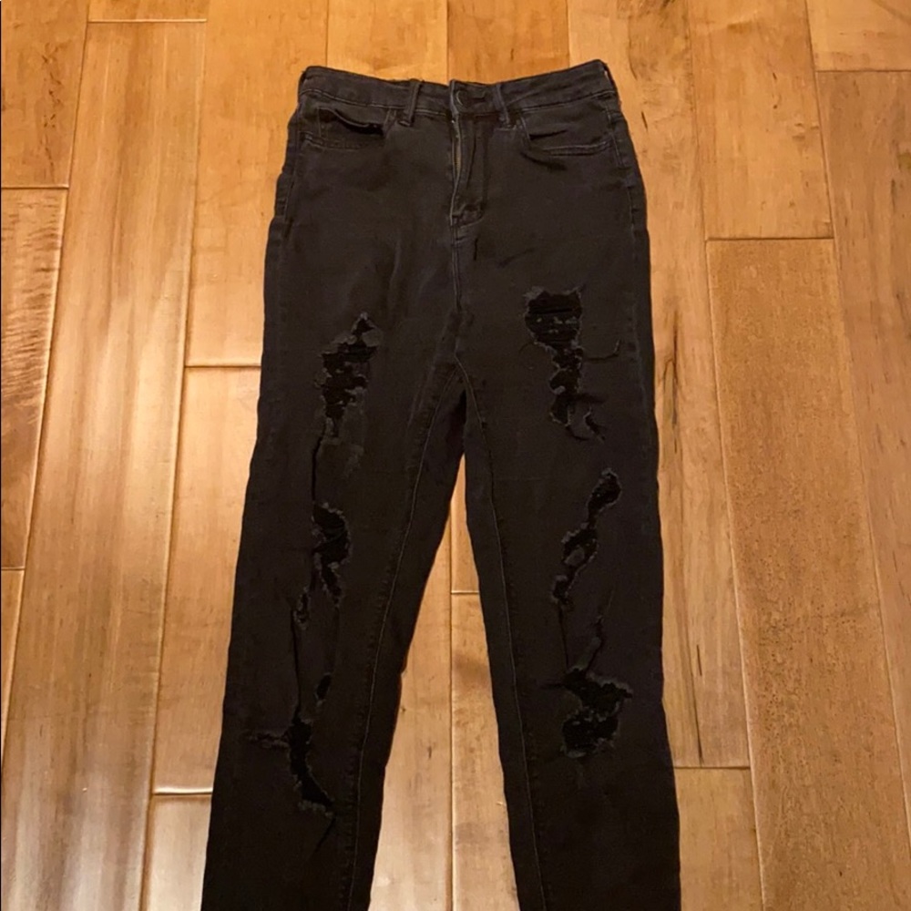 Distressed black skinny jeans 🖤